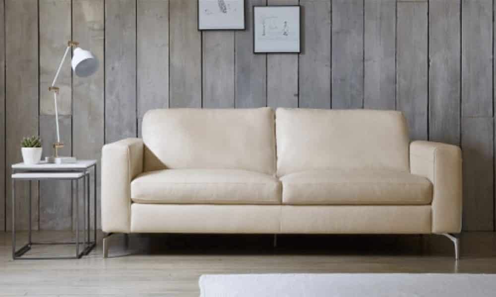 Lief dichtbij Auto Cómo limpiar la tapicería de un sofá de color claro - Sofacenter